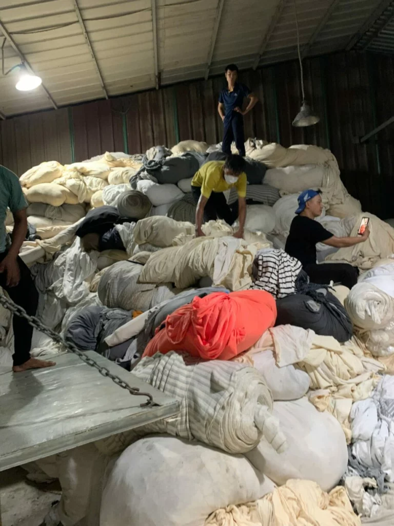 Bảng giá thu mua vải phế liệu, vải vụn, vải tồn kho, vải cây, vải khúc tại TPHCM 2 Bảng giá thu mua vải phế liệu, vải vụn, vải tồn kho, vải cây, vải khúc tại TPHCM
